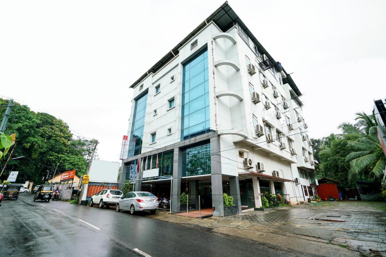 Oyo 1684 Hotel Malabar Inn Kozhikode Ngoại thất bức ảnh