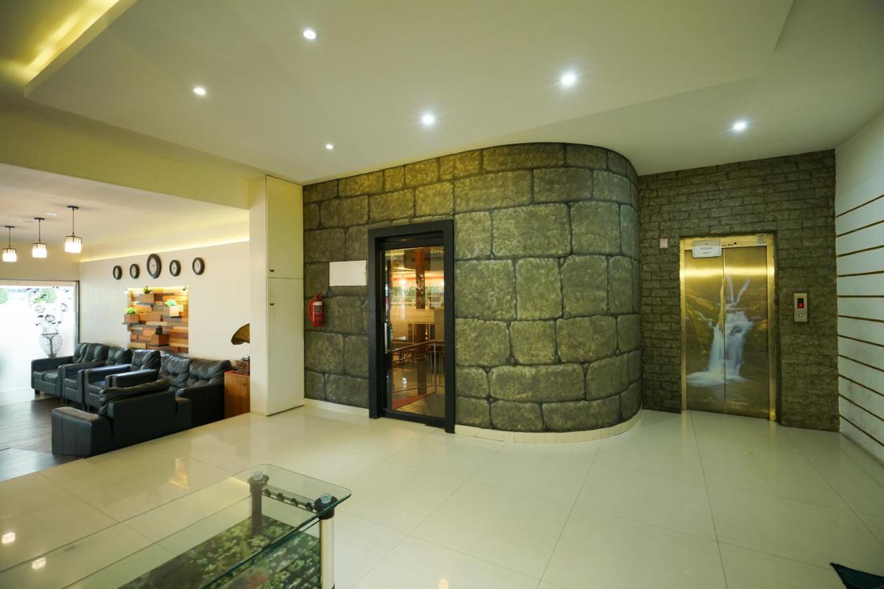 Oyo 1684 Hotel Malabar Inn Kozhikode Ngoại thất bức ảnh