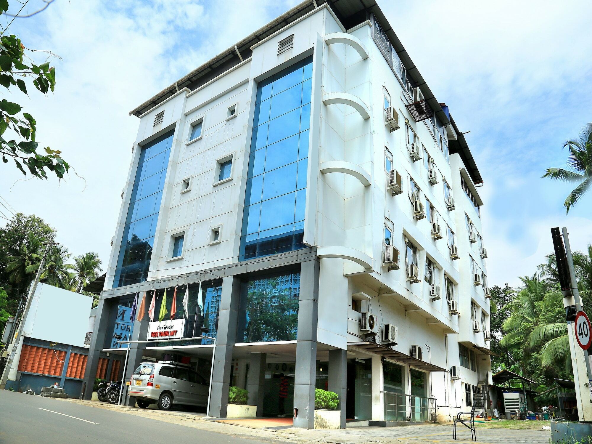Oyo 1684 Hotel Malabar Inn Kozhikode Ngoại thất bức ảnh